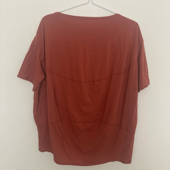 Lululemon Back in Action Short Sleeve Shirt Cayenne Size 12 - Picture 3 of 4